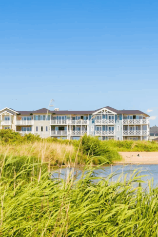 Gerenoveerde hotelkamer direct aan het strand in Zuid-Holland